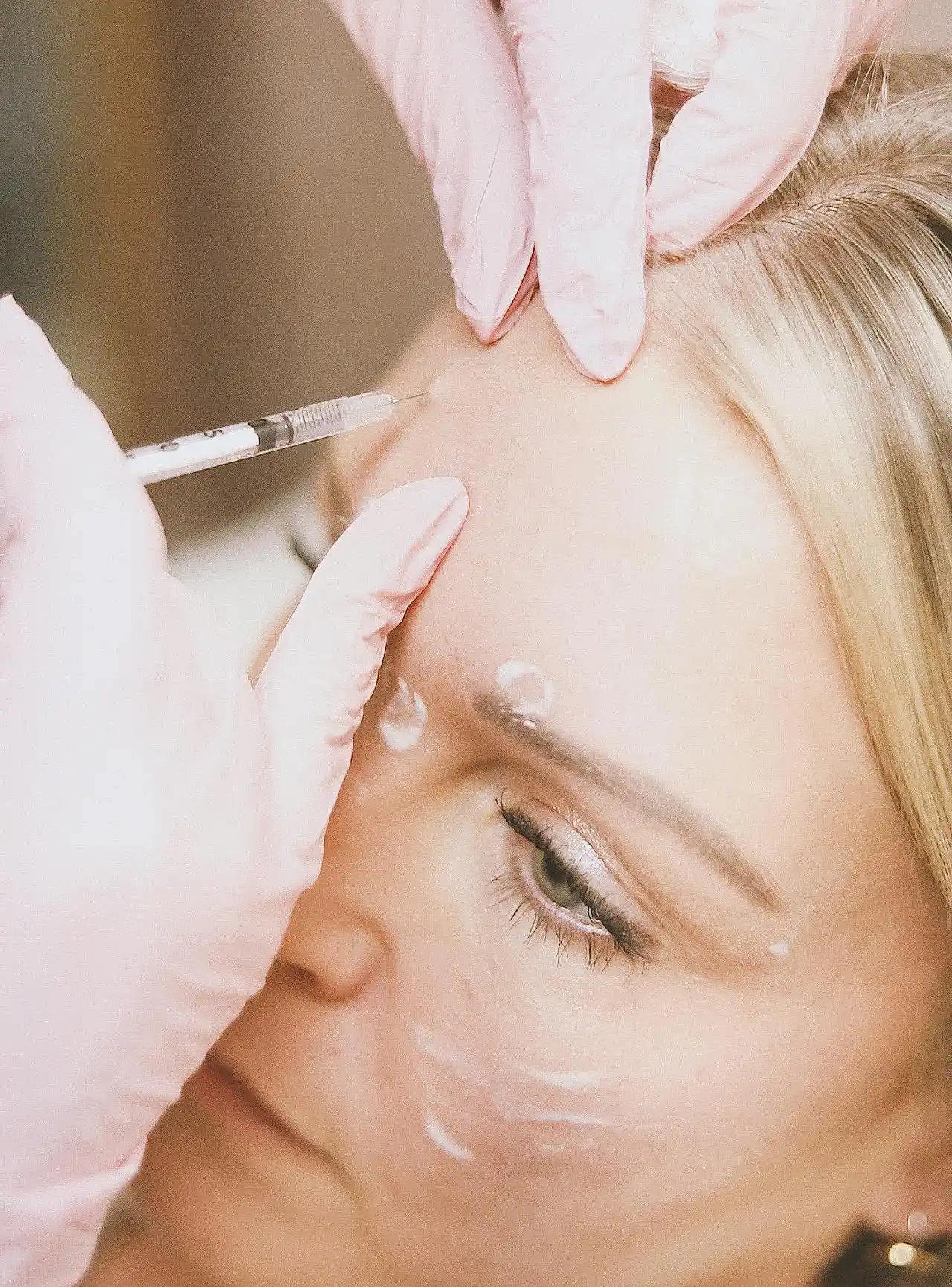 pexels-prolificpeople-34220539 (1)